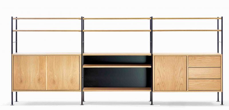 Hirche DHS 10 Sideboard aus Eiche von Richard Lampert mit Schranktüren, Schubladen und Regalen.